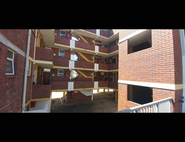 1.5 BEDROOM FLAT FOR SALE IN ESSENWOOD